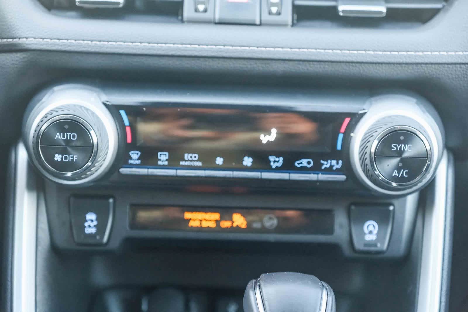 Thumbnail: 2022 Toyota RAV4 - 15