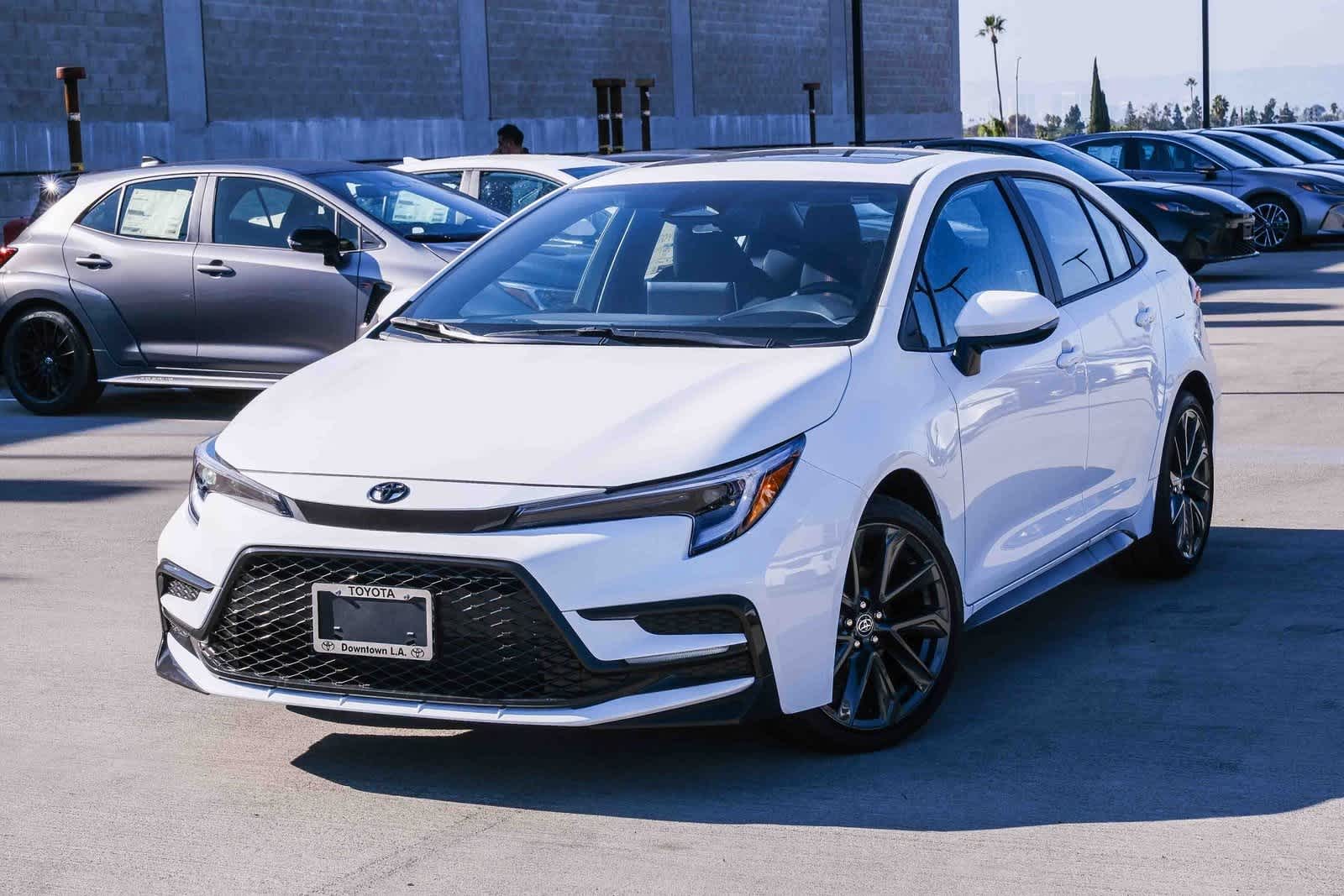 2025 Toyota Corolla SE's photo