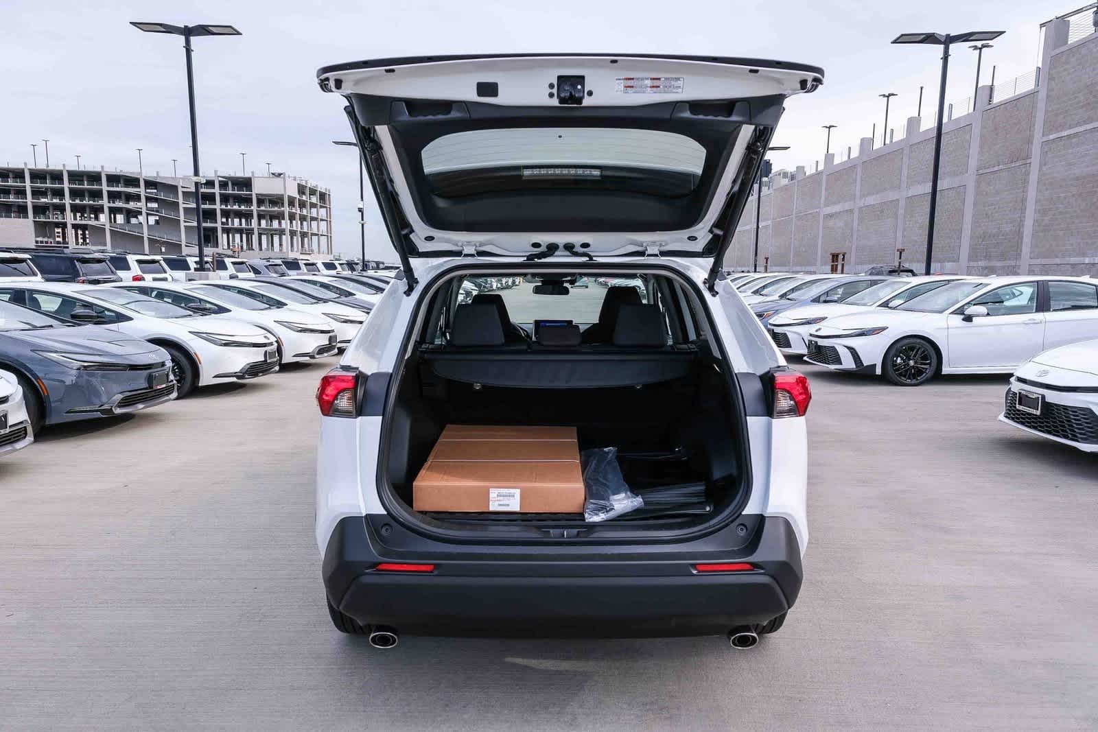 Thumbnail: 2025 Toyota RAV4 - 27