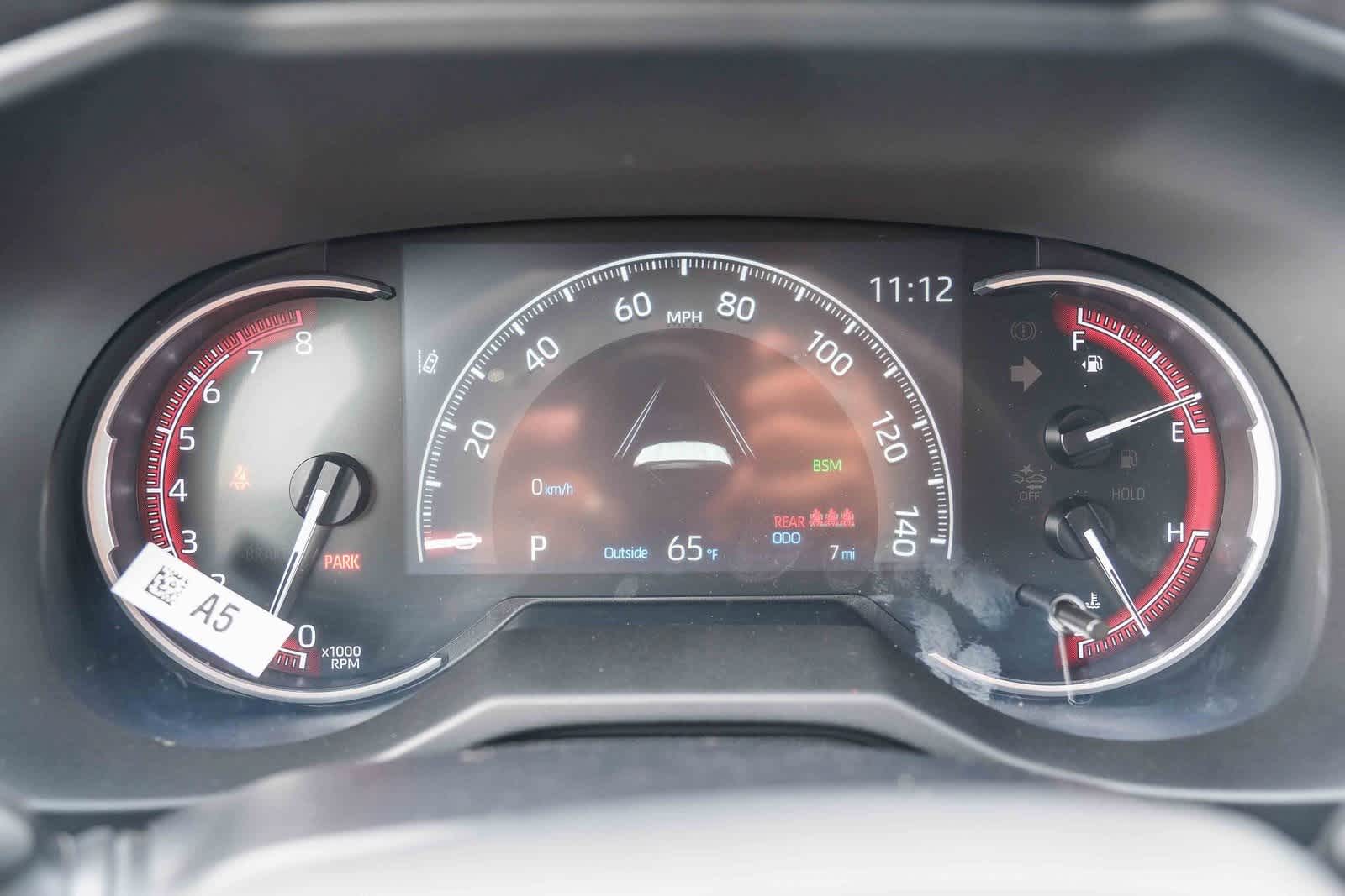 Thumbnail: 2025 Toyota RAV4 - 25