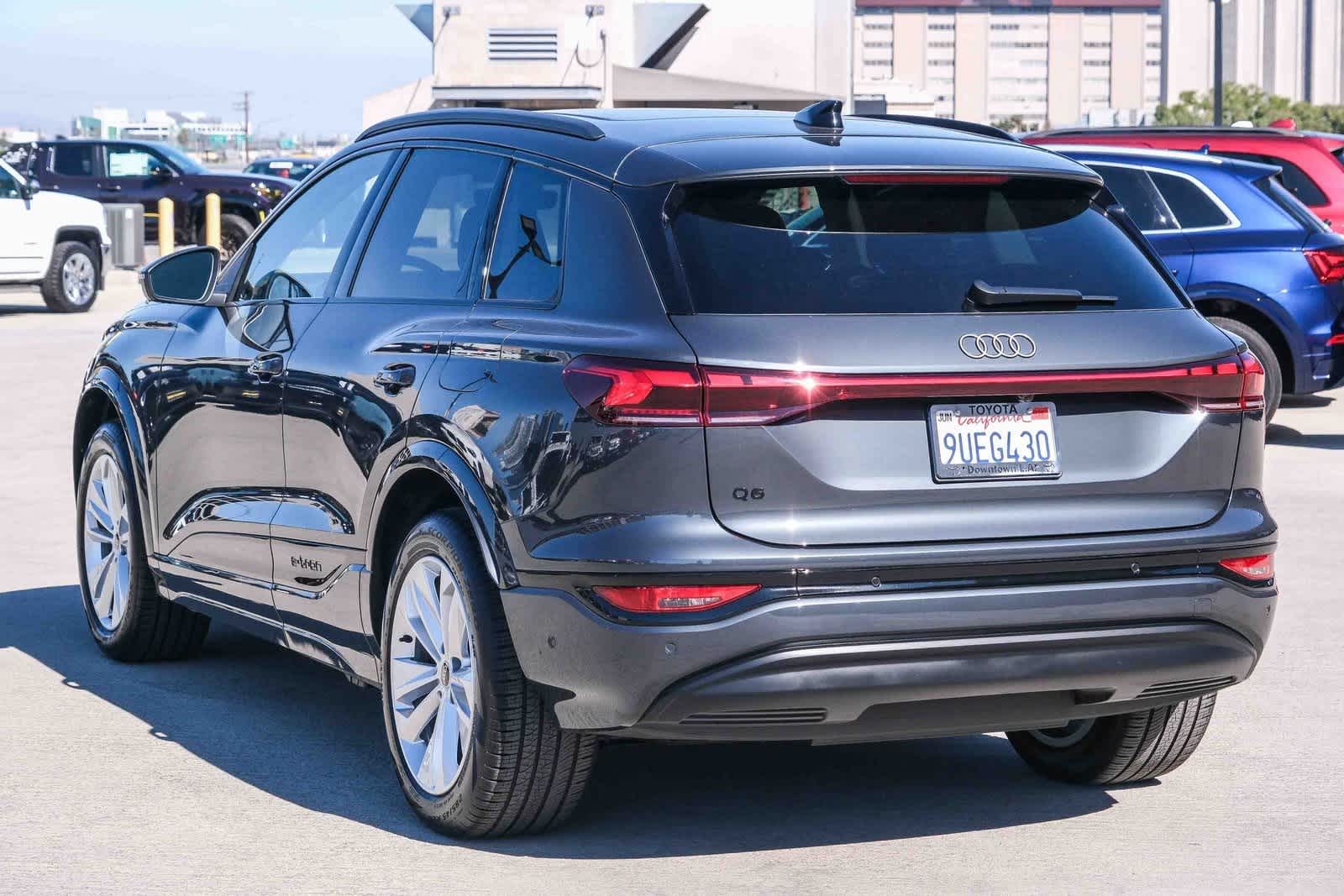 Thumbnail: 2025 Audi Q6 e-tron - 6