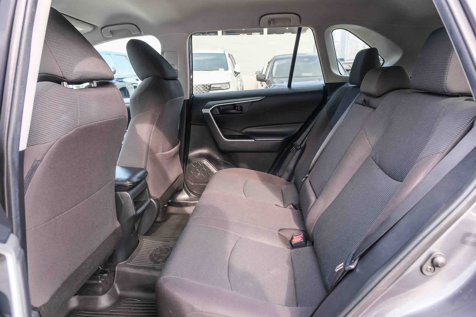 Thumbnail: 2020 Toyota RAV4 - 19