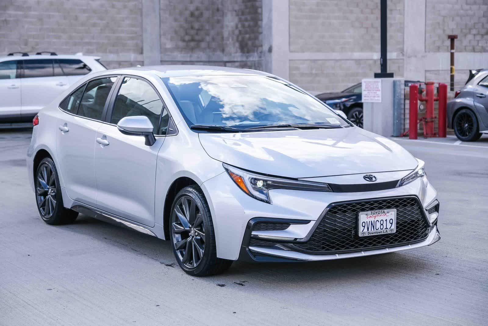 Thumbnail: 2025 Toyota Corolla - 3