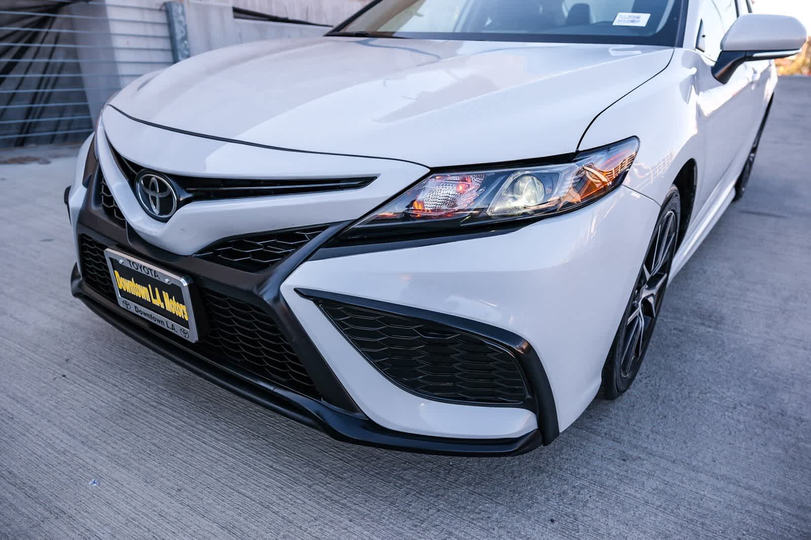 Thumbnail: 2024 Toyota Camry - 12