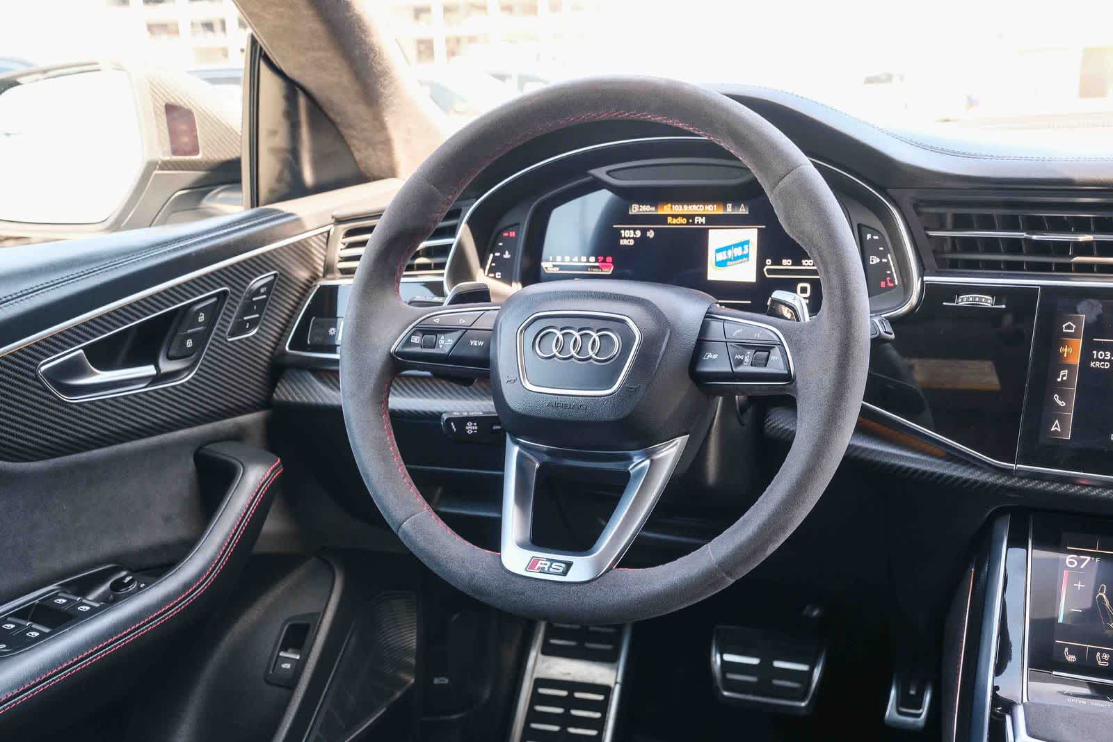 Thumbnail: 2022 Audi RS Q8 - 17