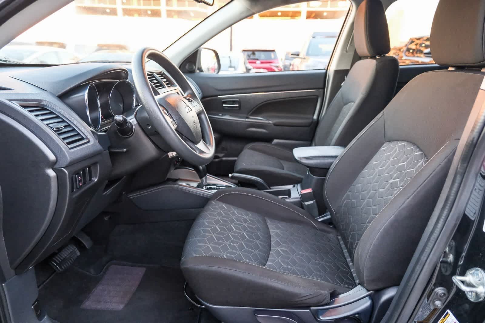 Thumbnail: 2023 Mitsubishi Outlander Sport - 22