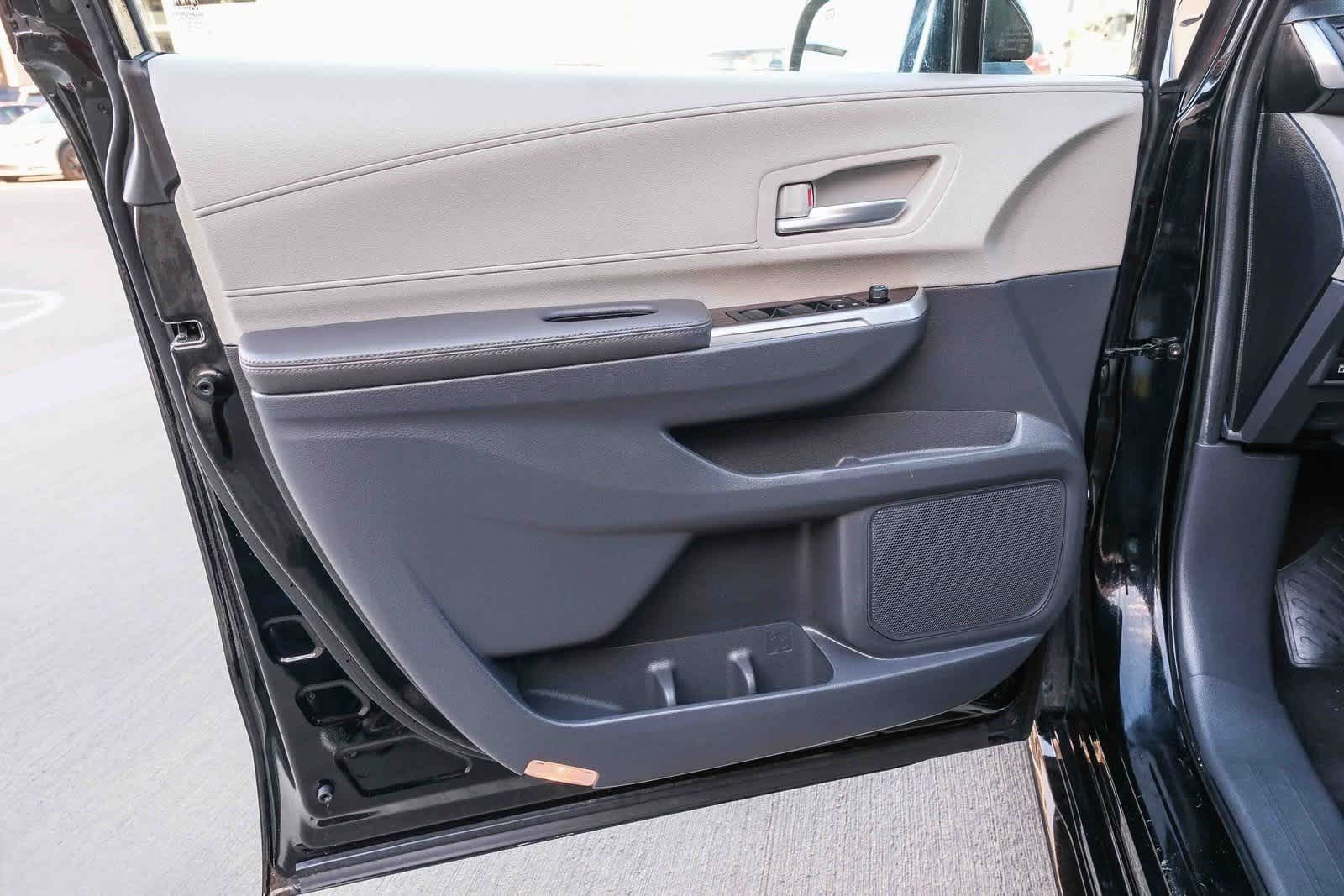 Thumbnail: 2024 Toyota Sienna - 20