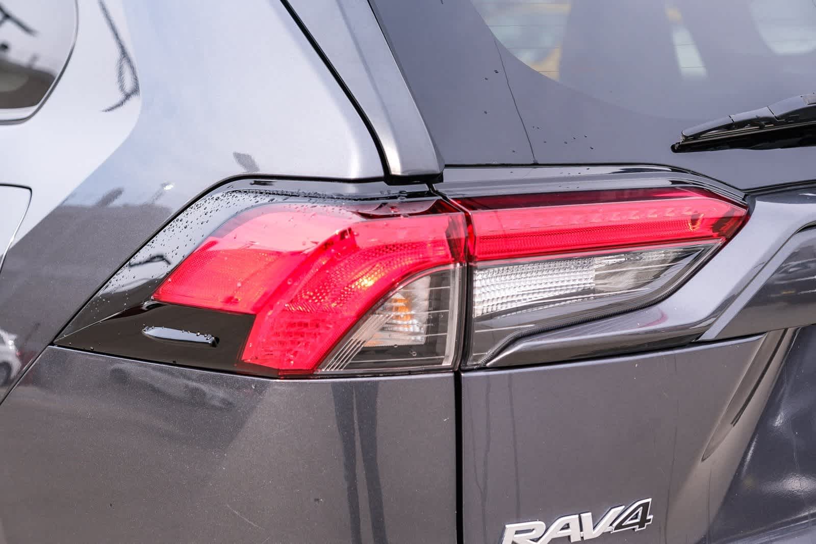 Thumbnail: 2020 Toyota RAV4 - 7