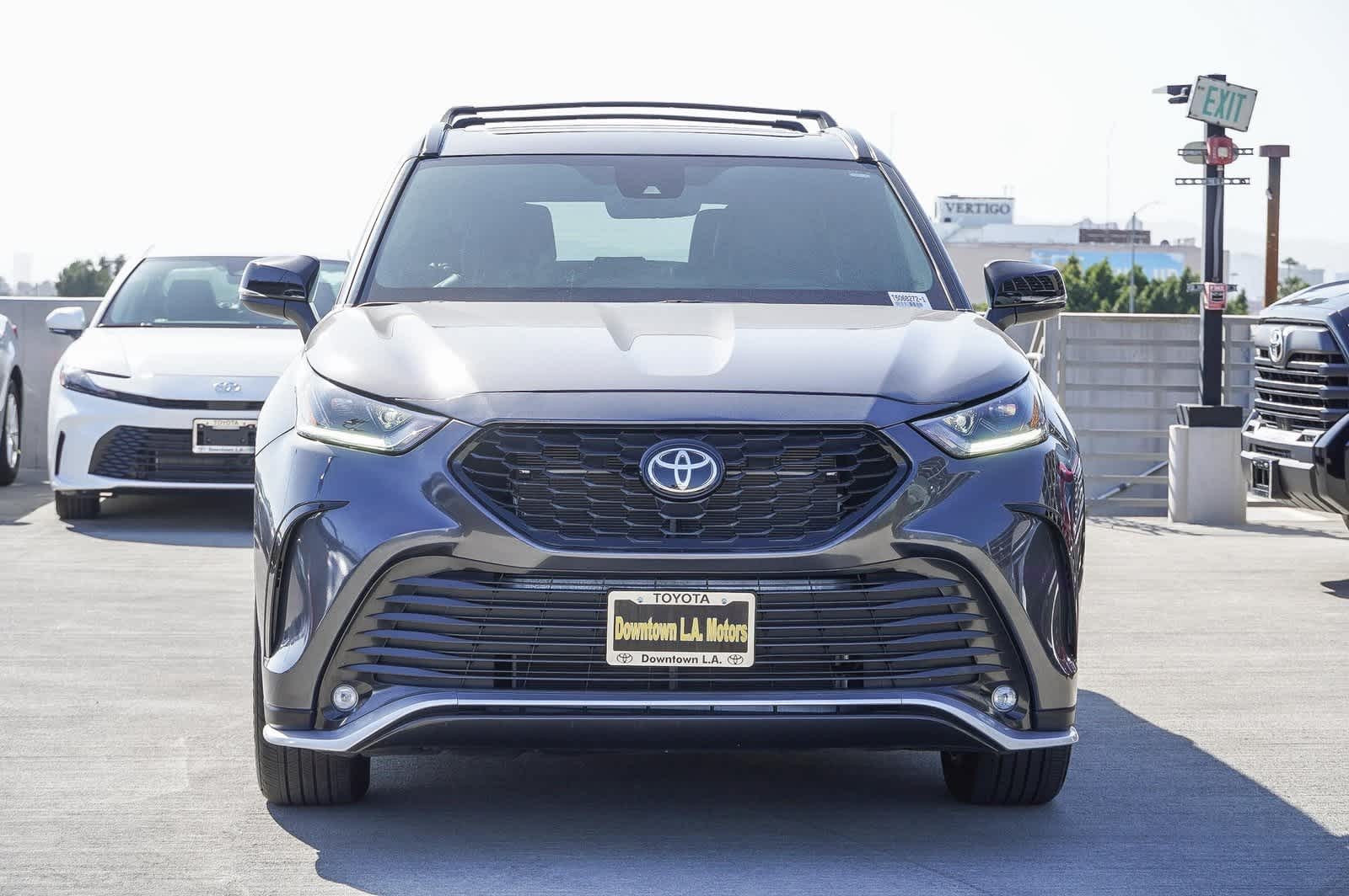 2023 Toyota Highlander XSE 2