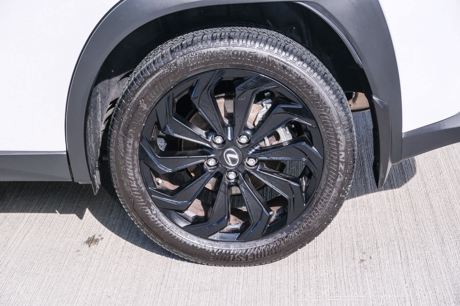 Thumbnail: 2024 Lexus UX - 9