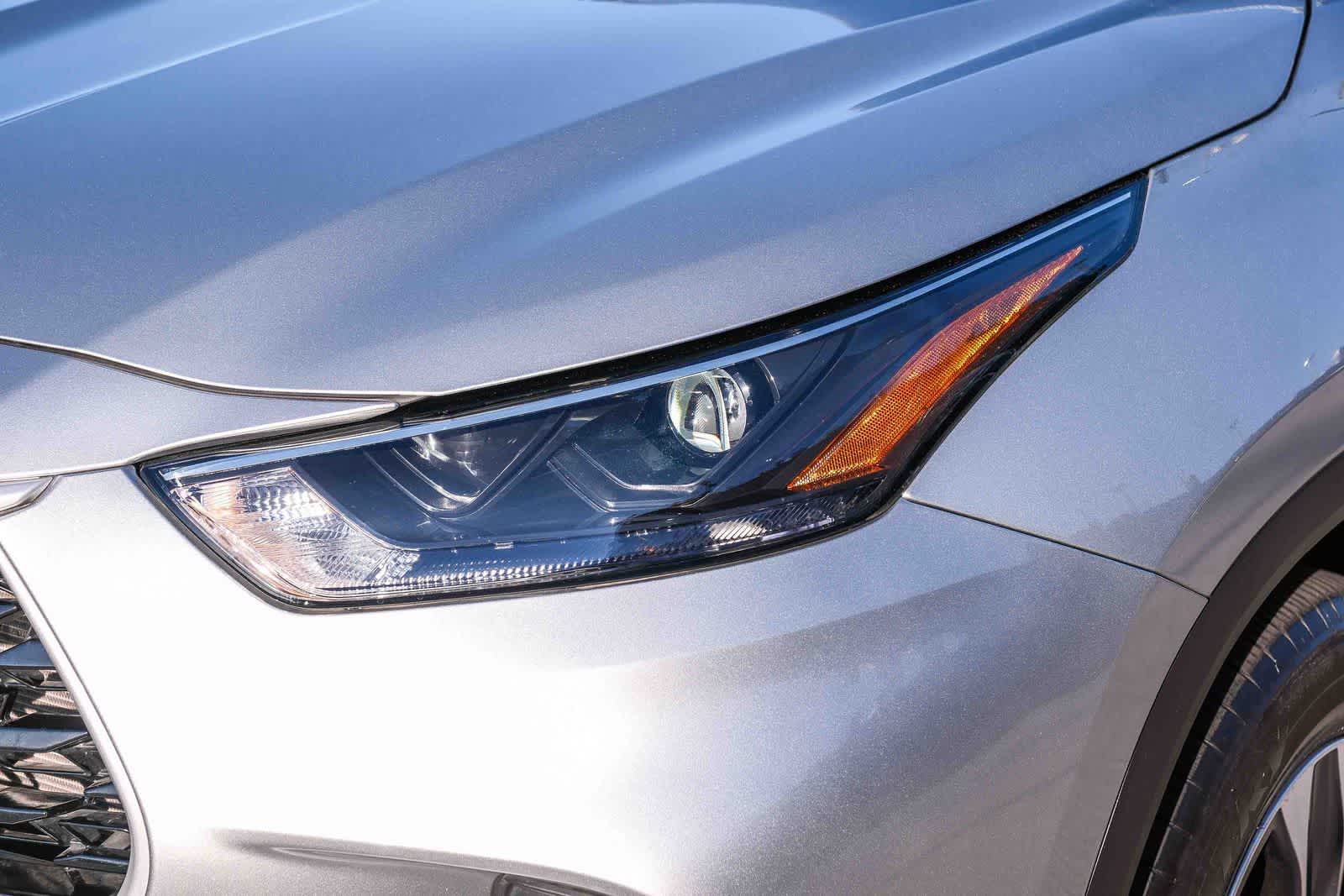 Thumbnail: 2023 Toyota Highlander - 12