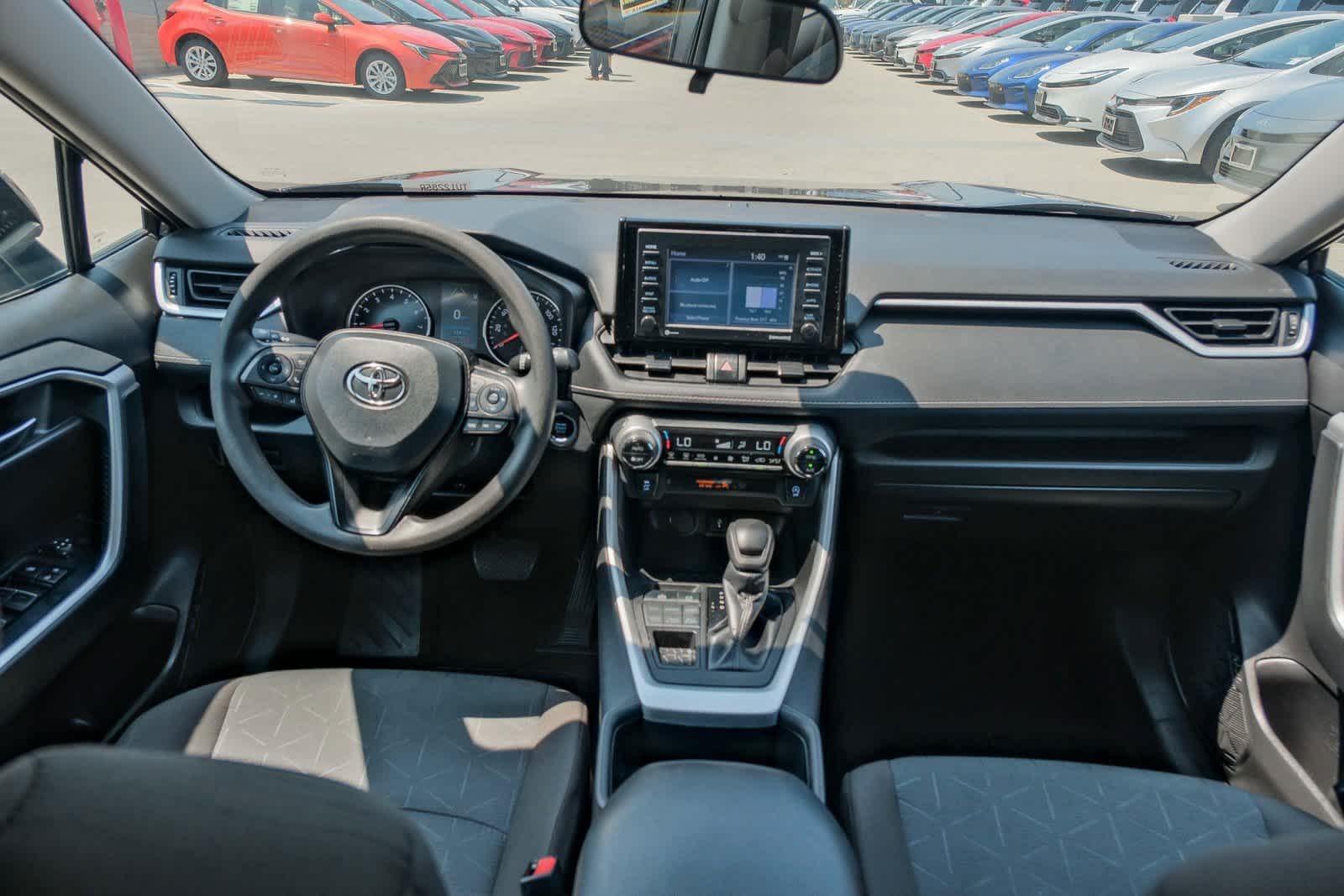 Thumbnail: 2022 Toyota RAV4 - 13