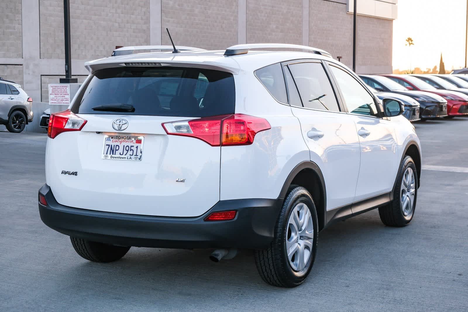 Thumbnail: 2015 Toyota RAV4 - 4