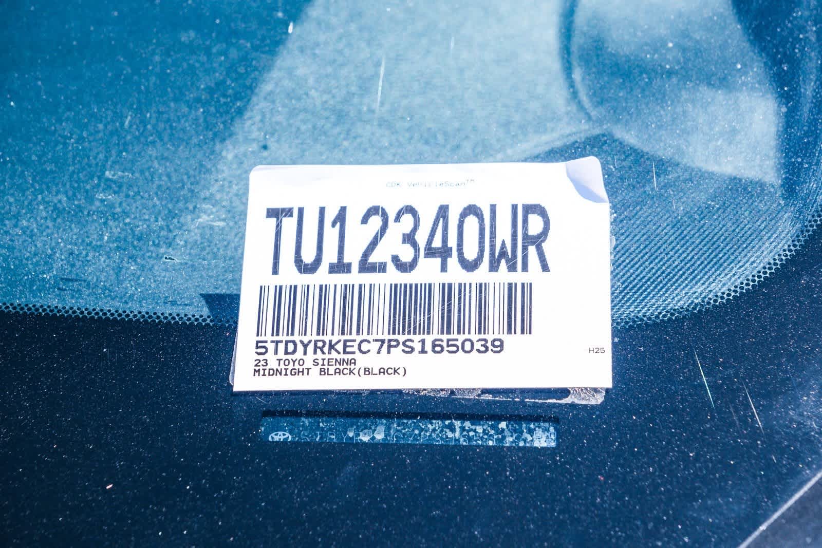 Thumbnail: 2023 Toyota Sienna - 29