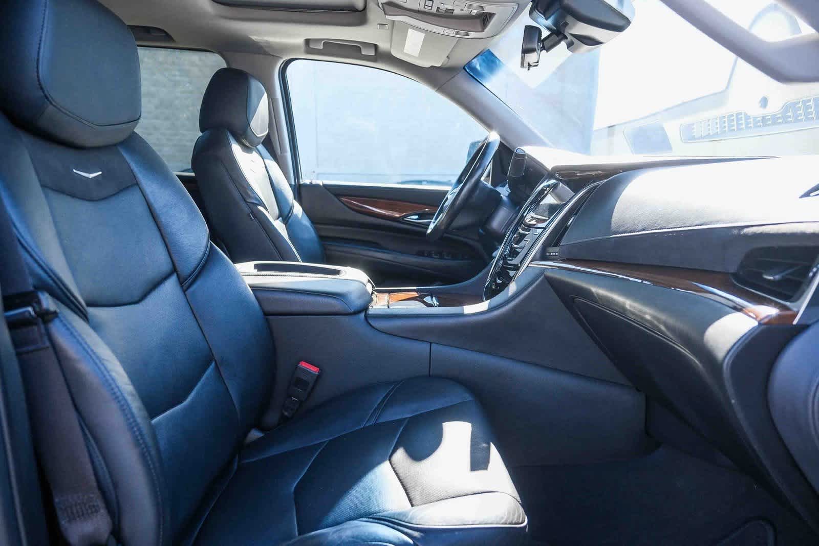 Thumbnail: 2019 Cadillac Escalade - 18