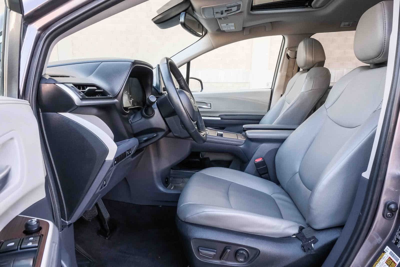 Thumbnail: 2023 Toyota Sienna - 19