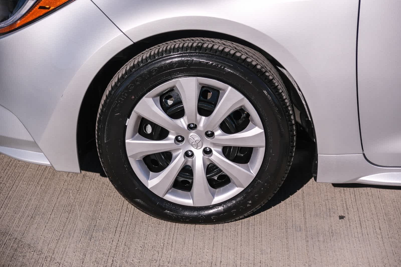 Thumbnail: 2025 Toyota Corolla - 10