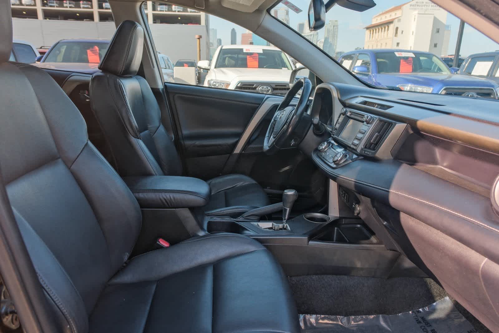 Thumbnail: 2014 Toyota RAV4 - 18