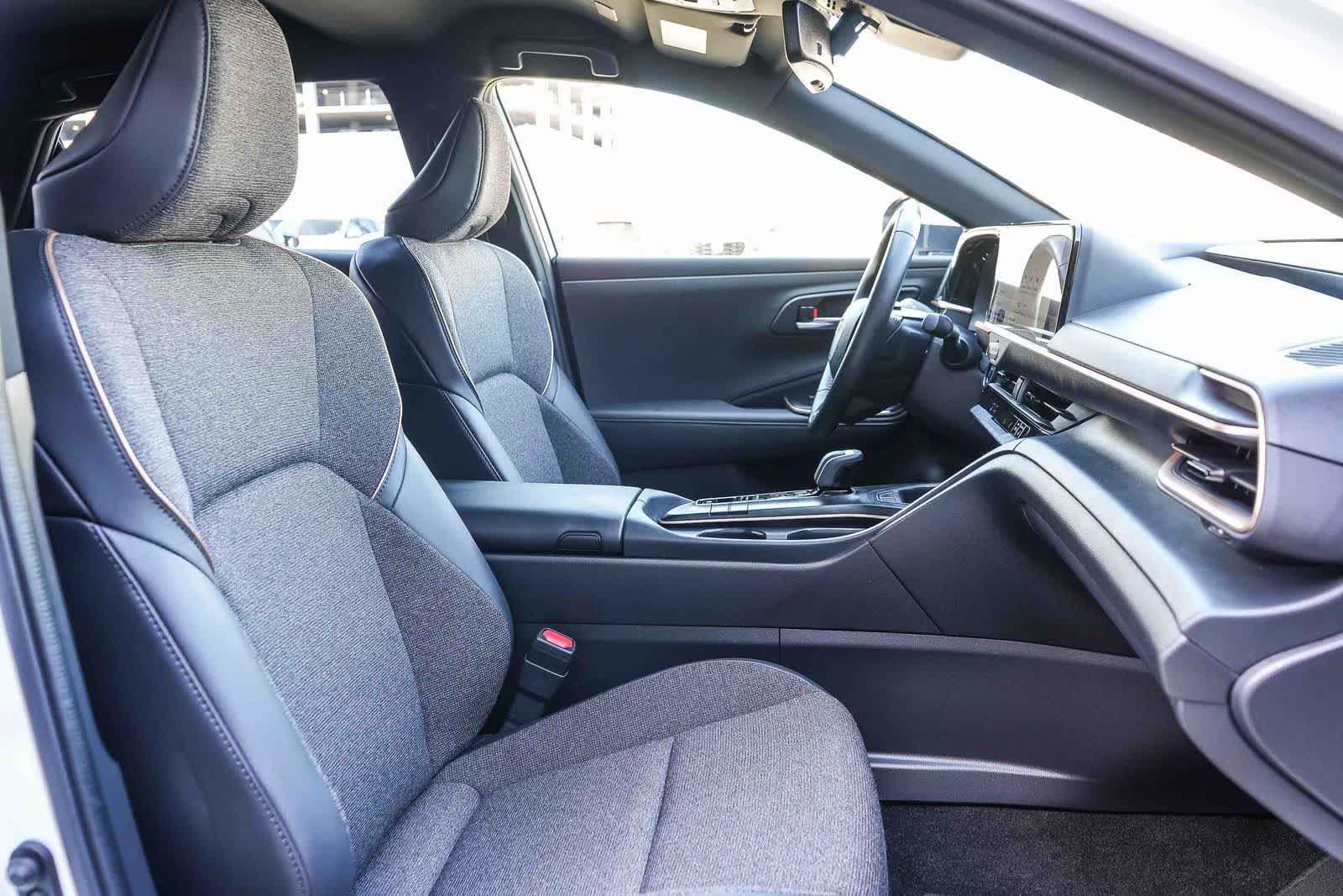 Thumbnail: 2023 Toyota Crown - 16