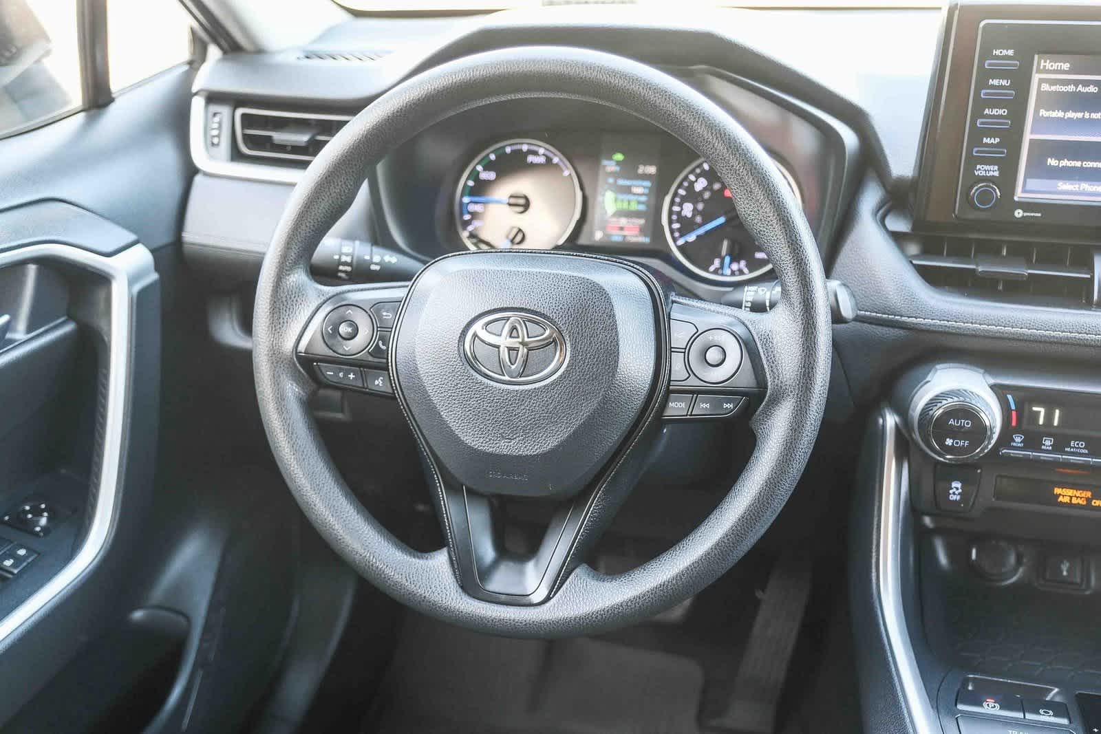 Thumbnail: 2020 Toyota RAV4 - 17