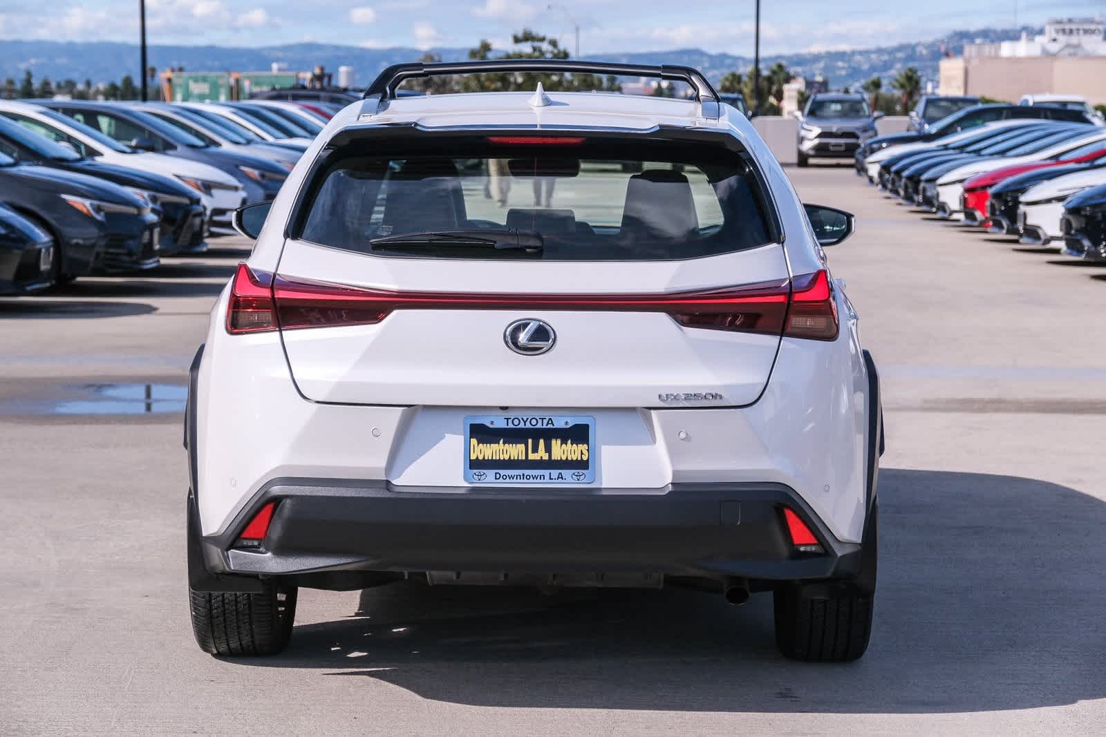 Thumbnail: 2024 Lexus UX - 5