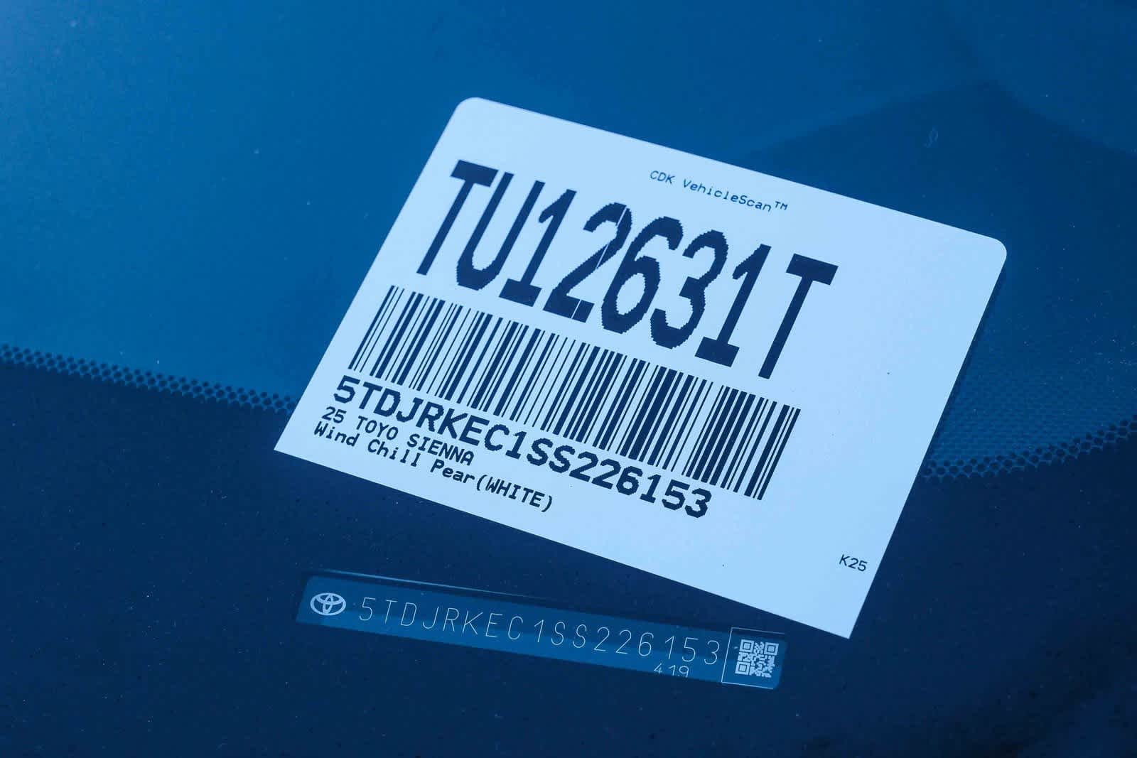 Thumbnail: 2025 Toyota Sienna - 30