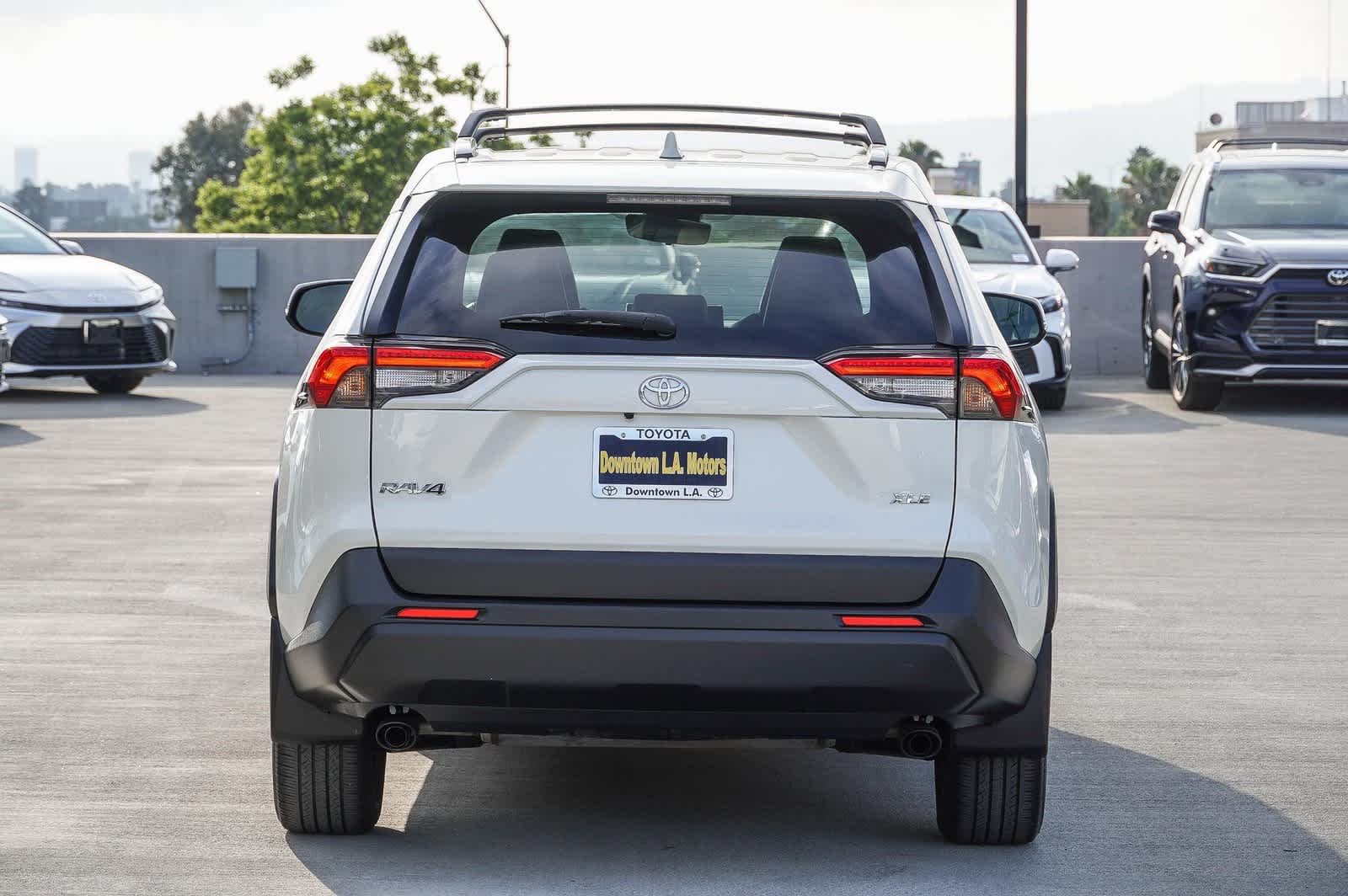 2022 Toyota RAV4 XLE Premium 5