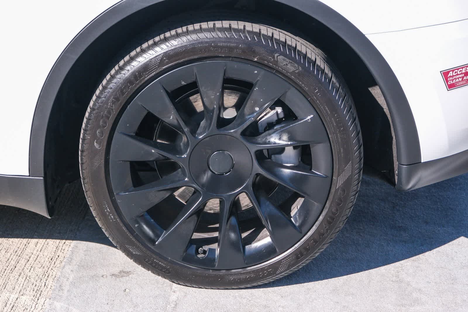 Thumbnail: 2023 Tesla Model Y - 9