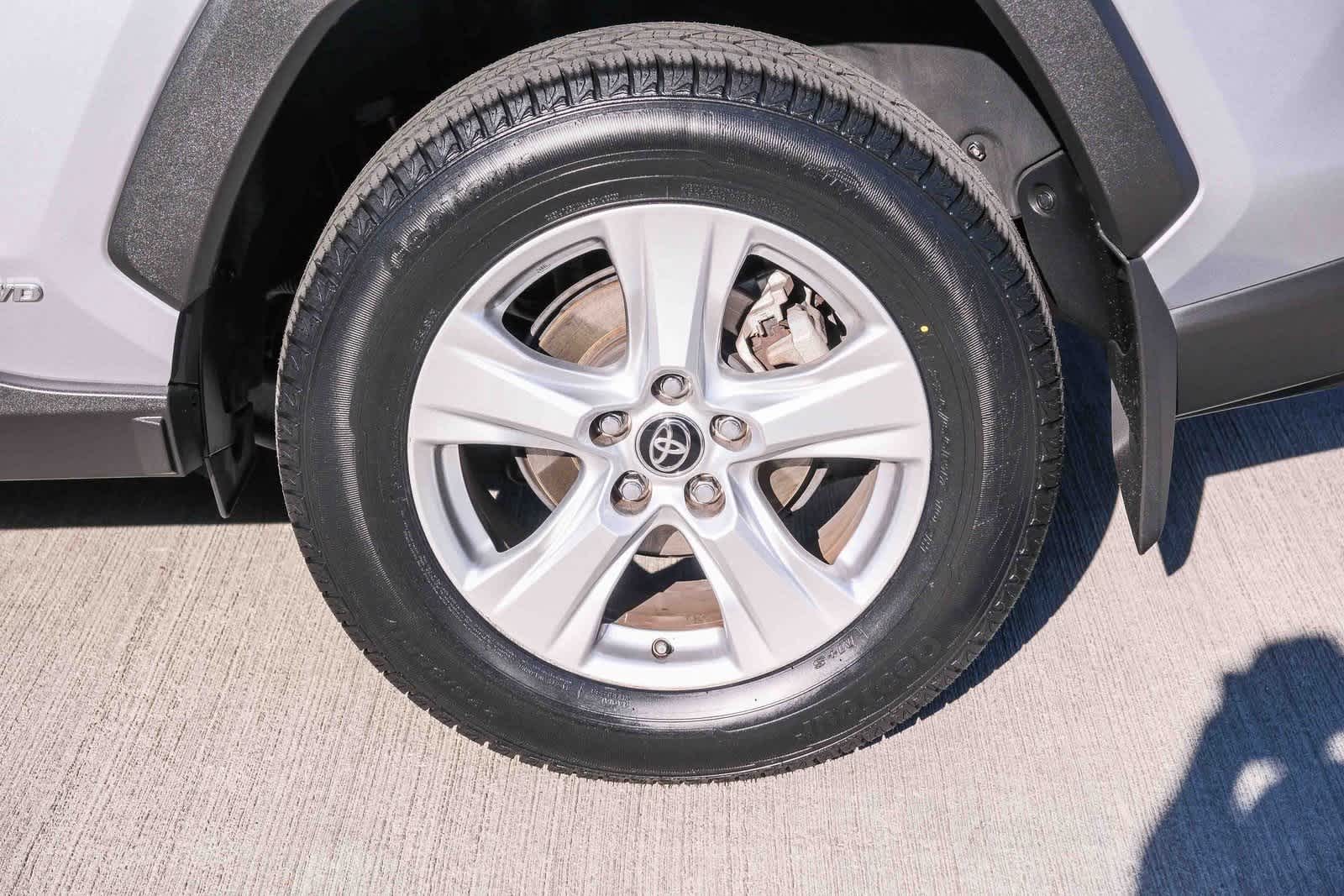 Thumbnail: 2020 Toyota RAV4 - 9