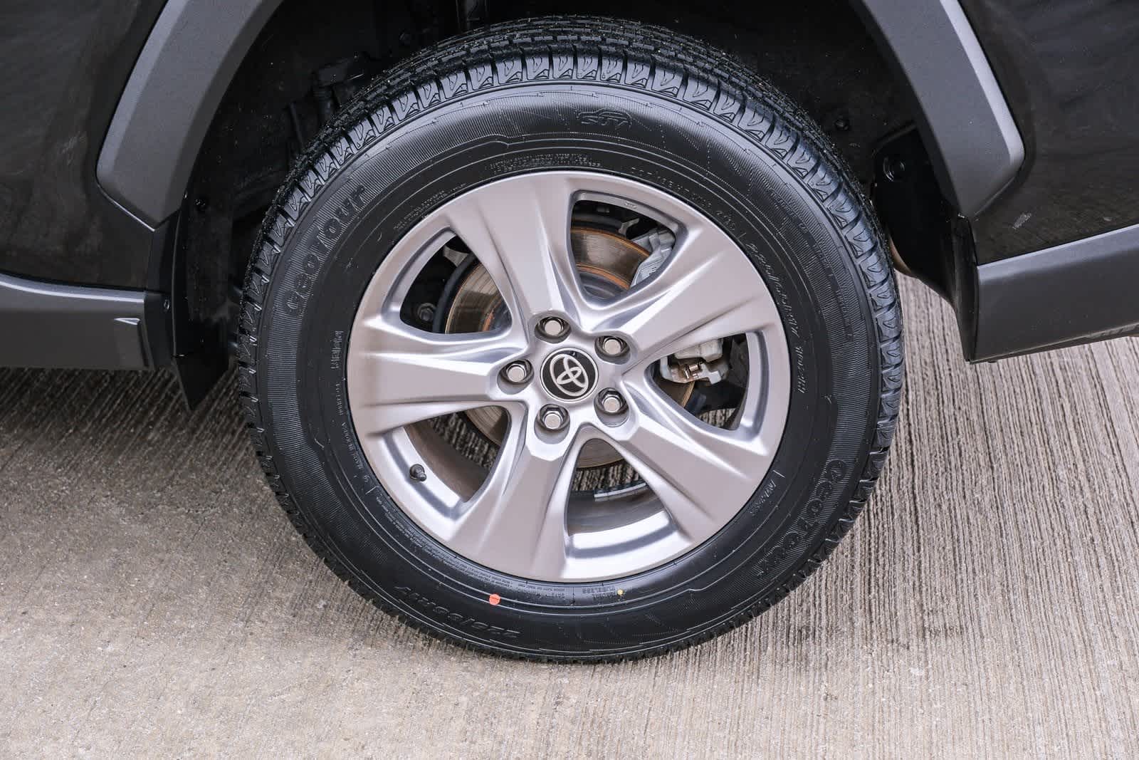 Thumbnail: 2022 Toyota RAV4 - 9