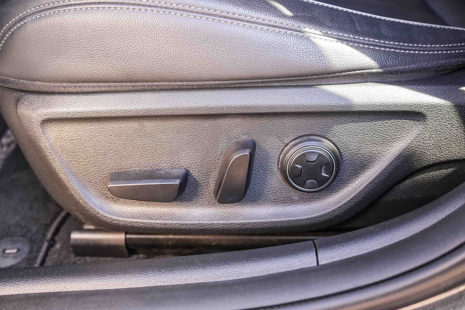 Thumbnail: 2019 Genesis G70 - 20