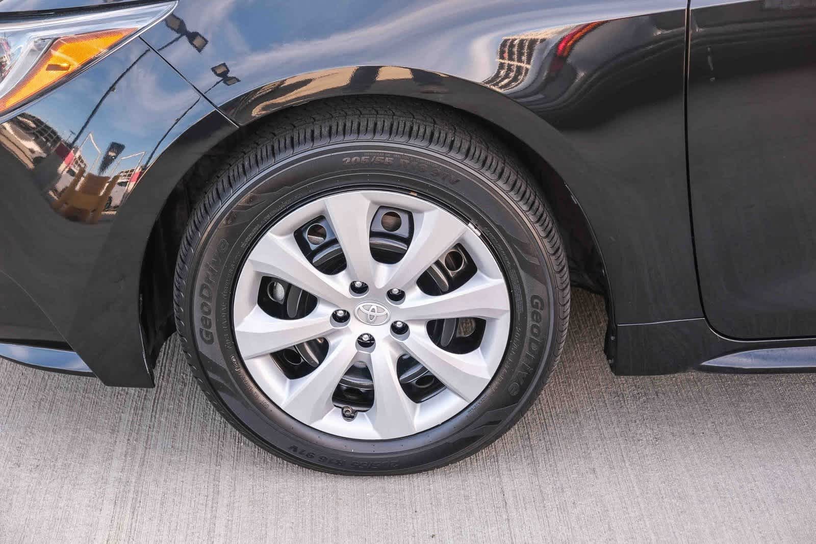 Thumbnail: 2022 Toyota Corolla - 10