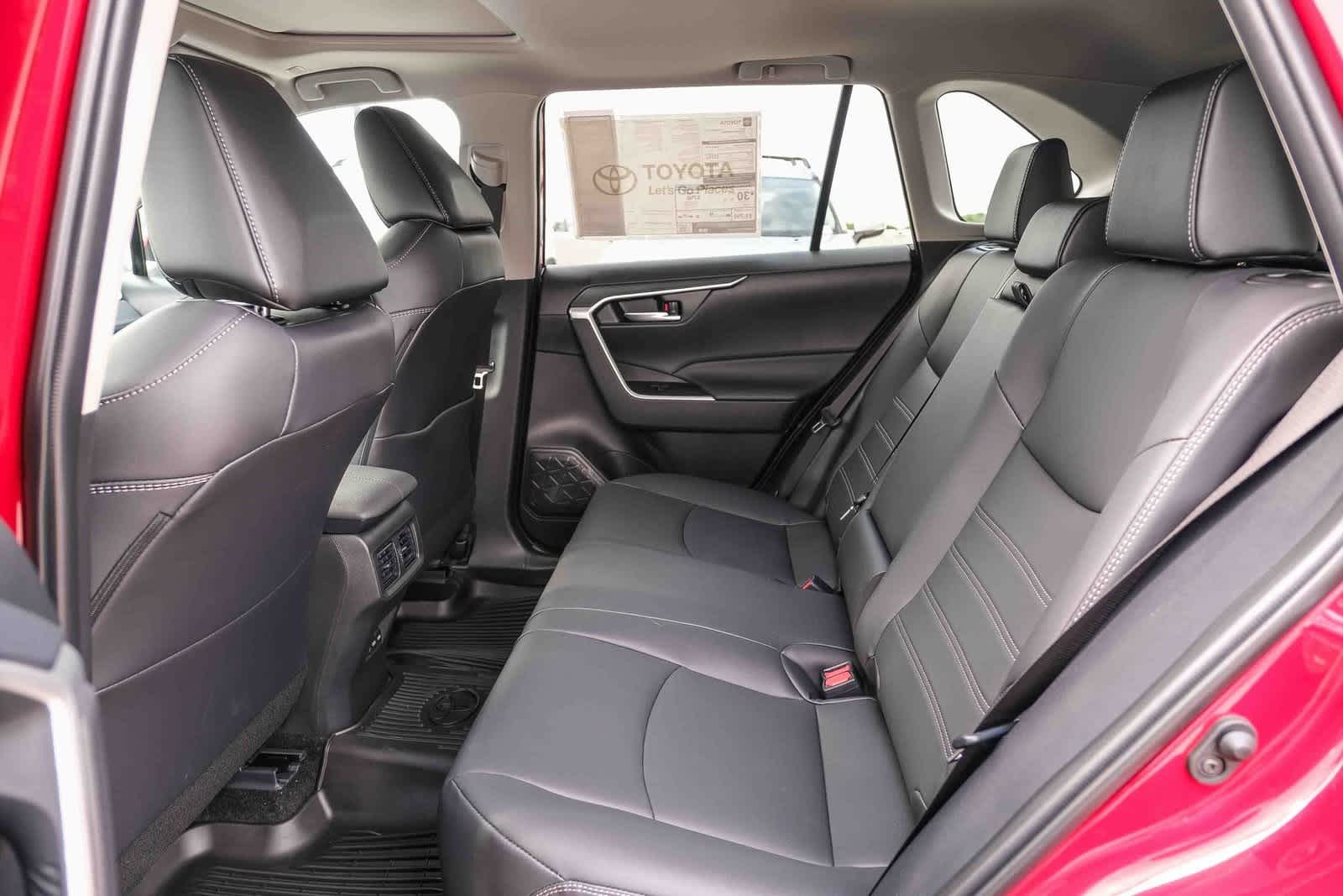 Thumbnail: 2025 Toyota RAV4 - 19