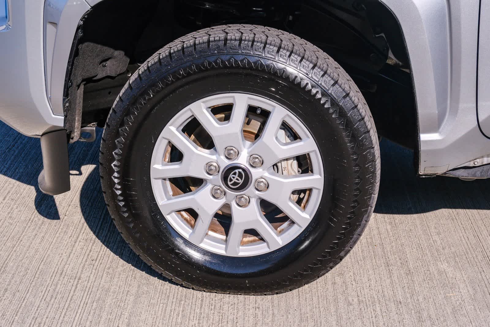 Thumbnail: 2024 Toyota Tacoma - 10