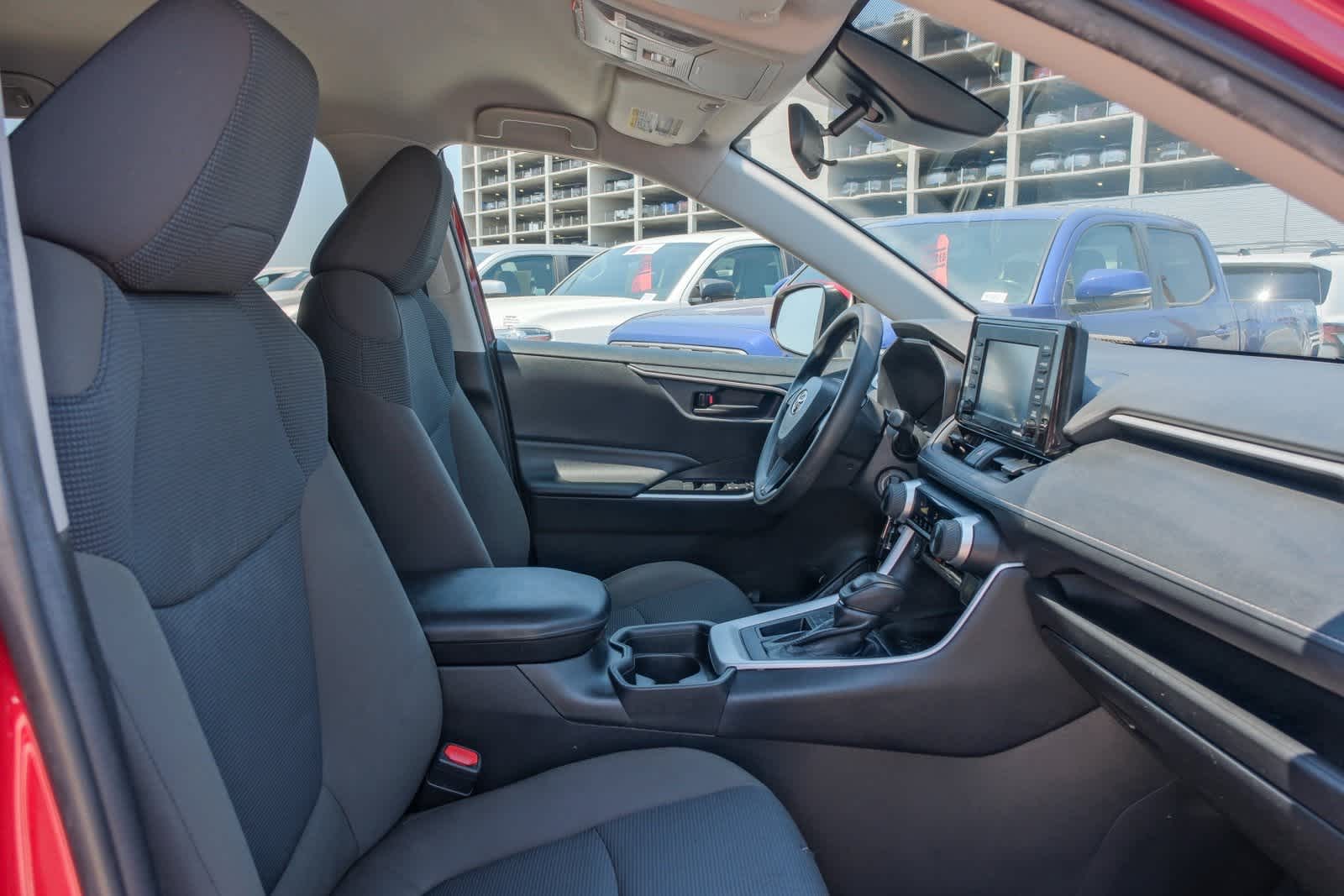 Thumbnail: 2021 Toyota RAV4 - 16