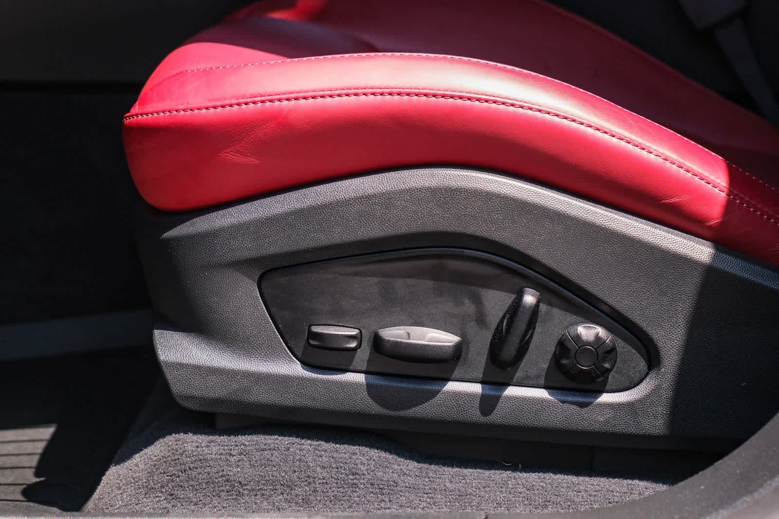 Thumbnail: 2024 Porsche Macan - 22