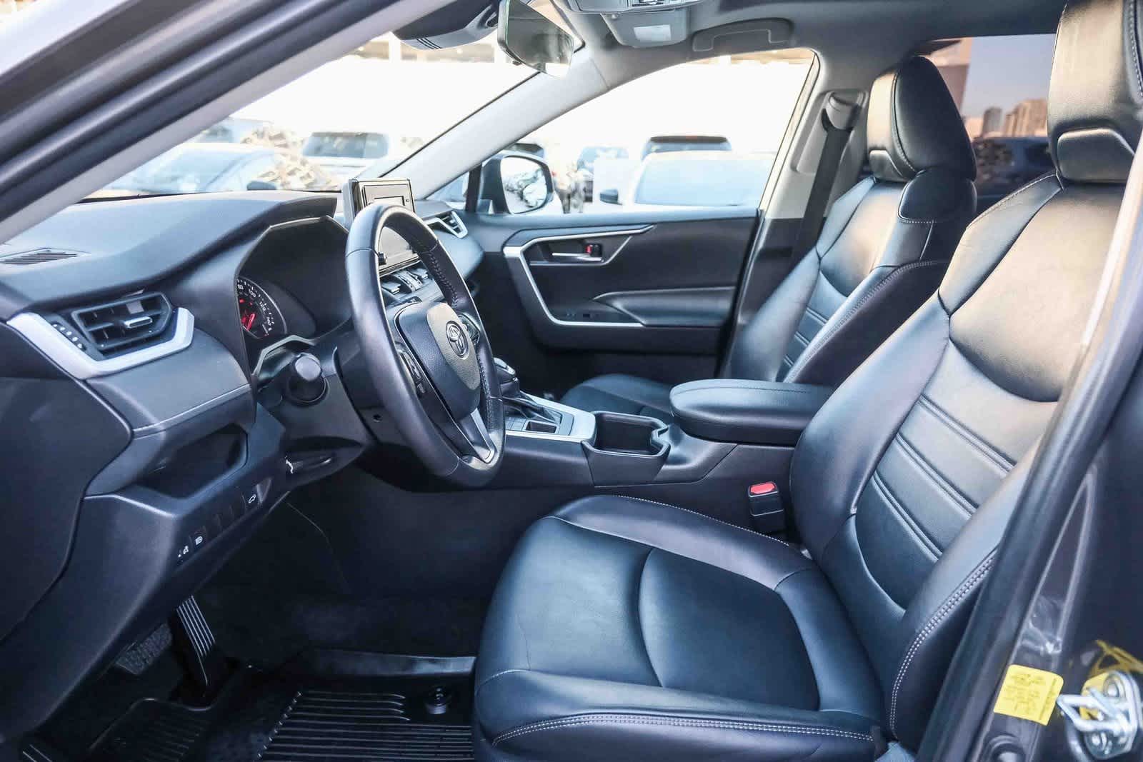 Thumbnail: 2022 Toyota RAV4 - 20