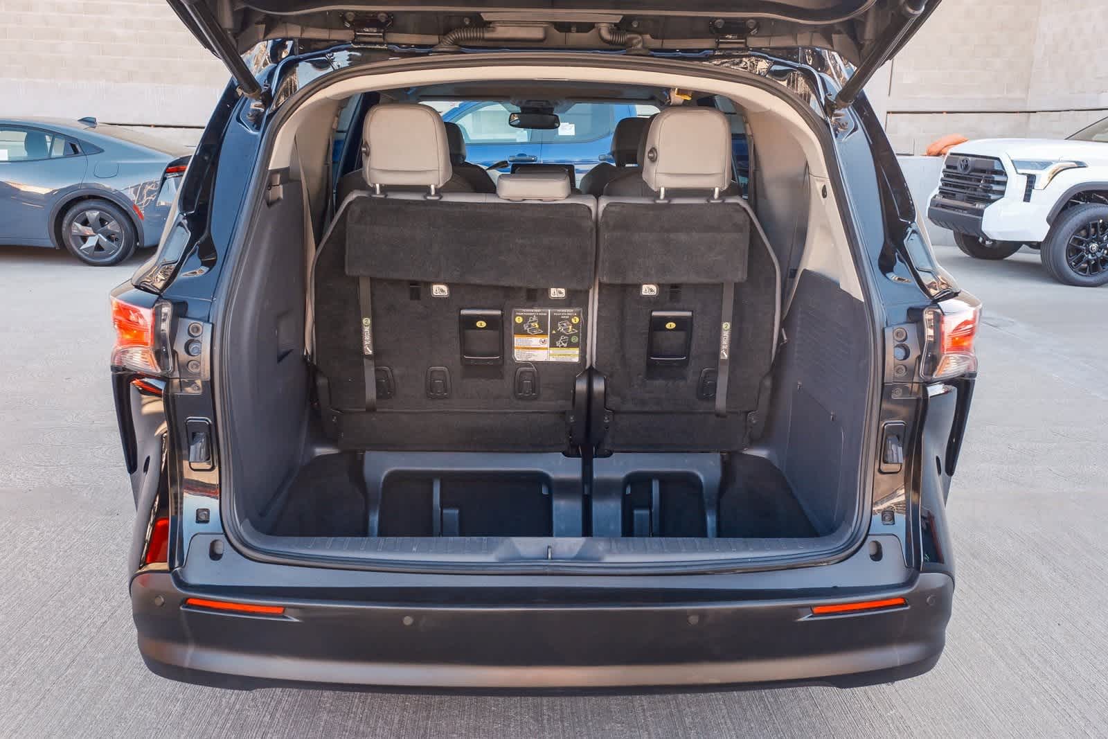 Thumbnail: 2021 Toyota Sienna - 26