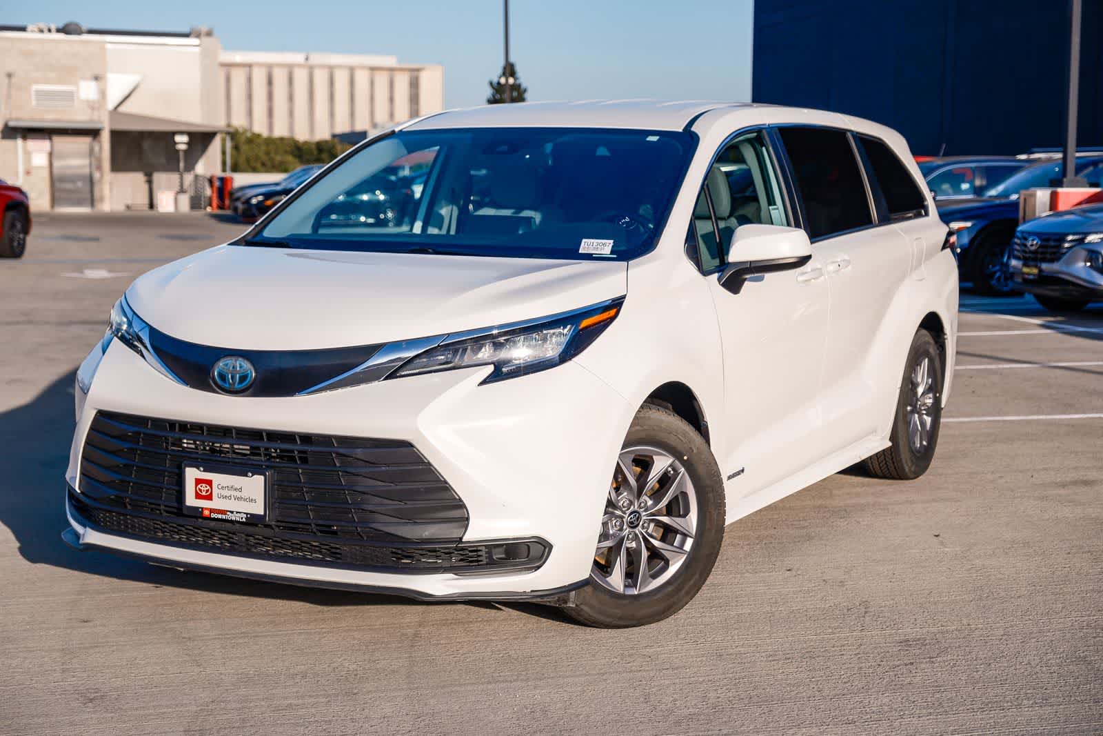 Thumbnail: 2021 Toyota Sienna - 1