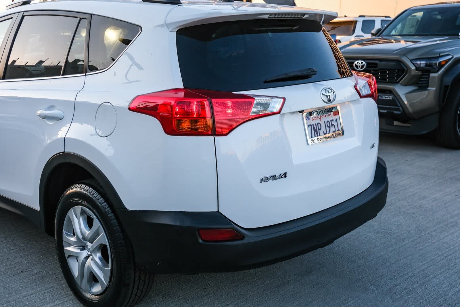 Thumbnail: 2015 Toyota RAV4 - 8