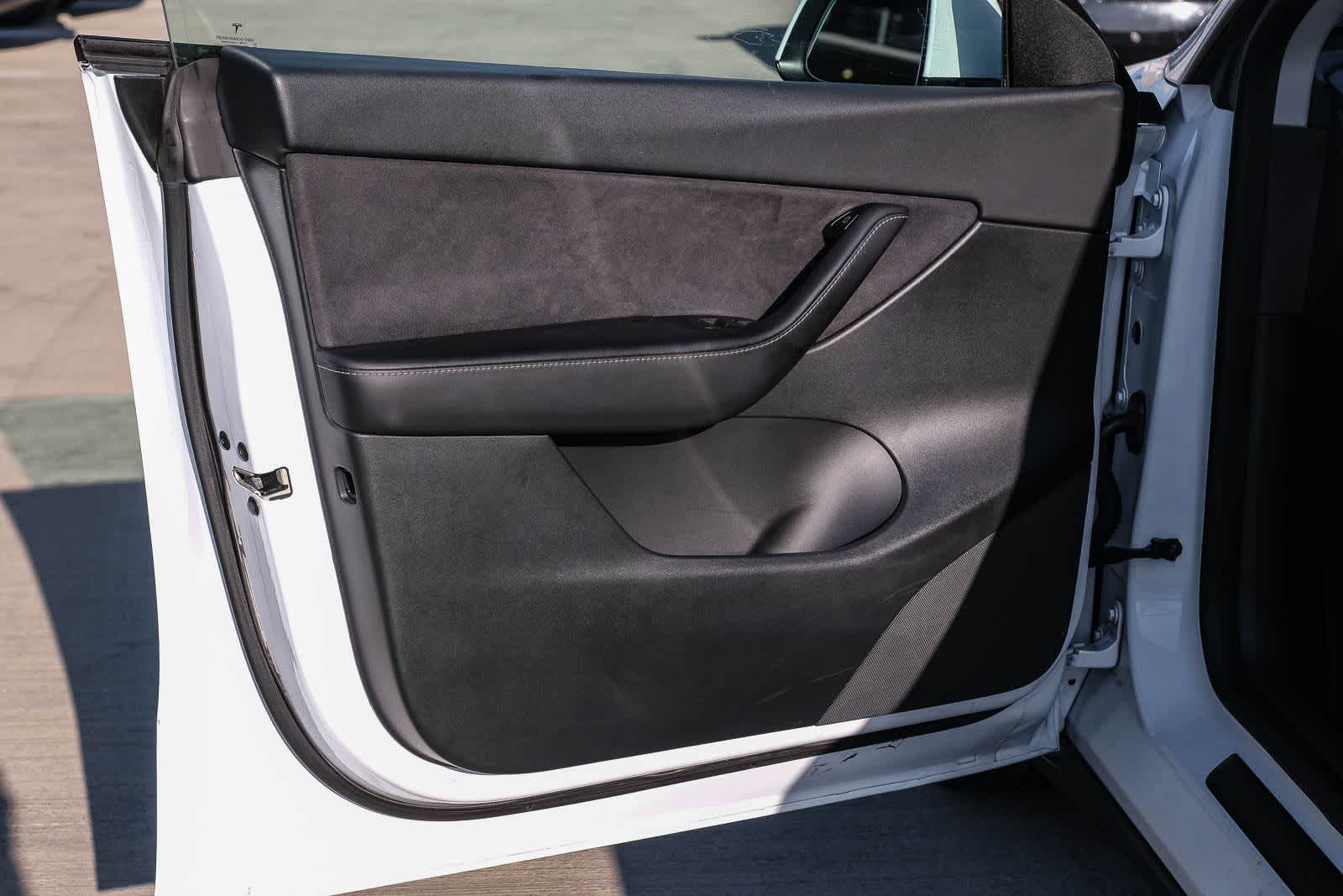Thumbnail: 2022 Tesla Model Y - 19
