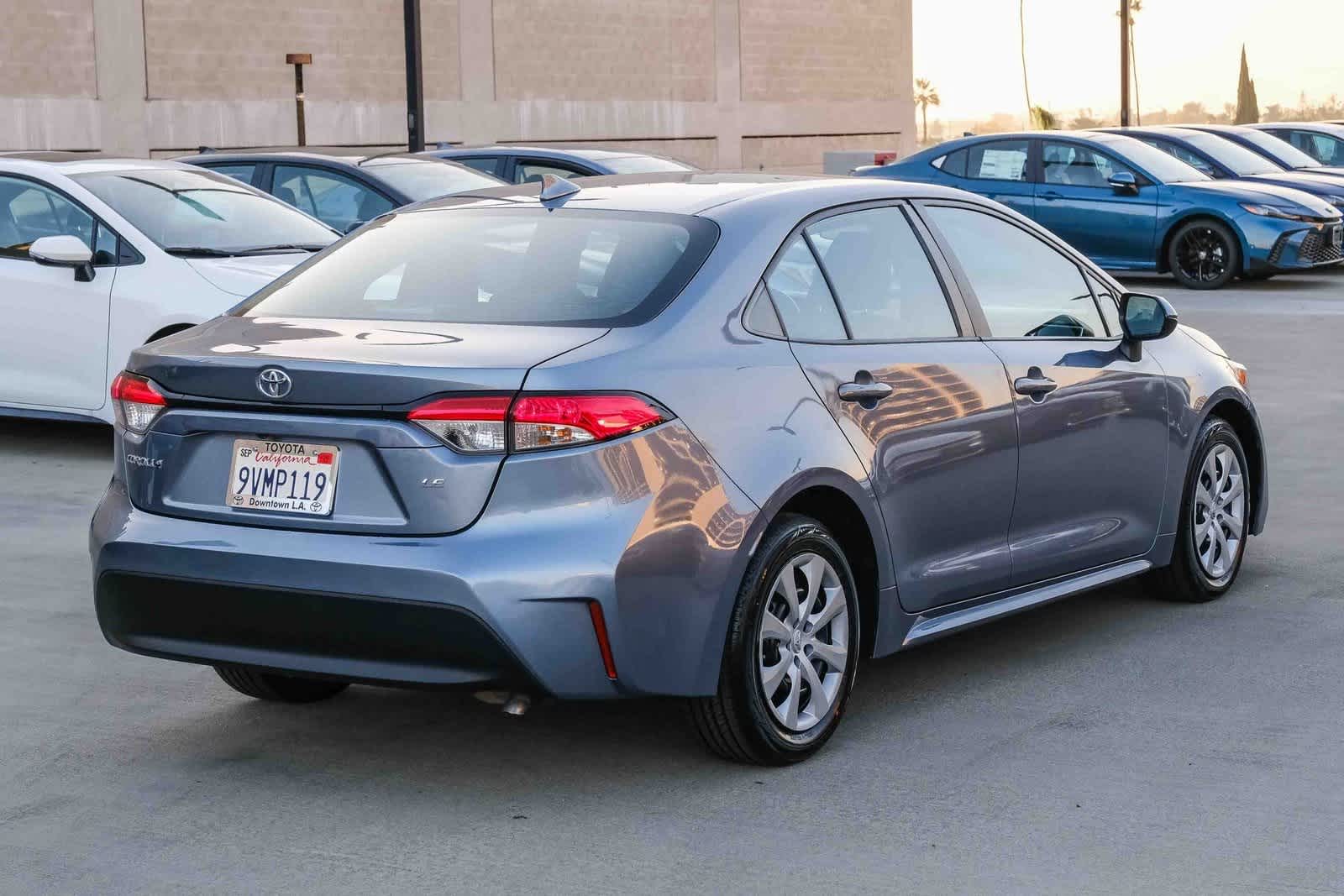 Thumbnail: 2023 Toyota Corolla - 4