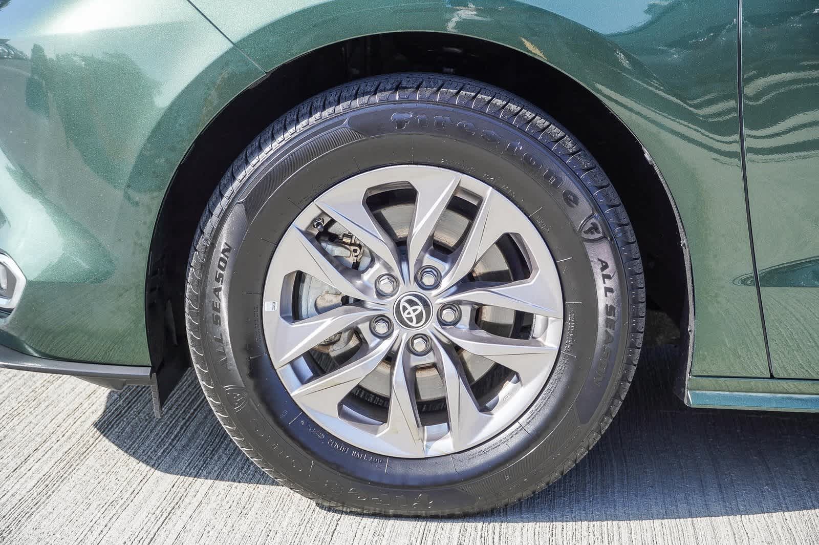 2023 Toyota Sienna XLE 10