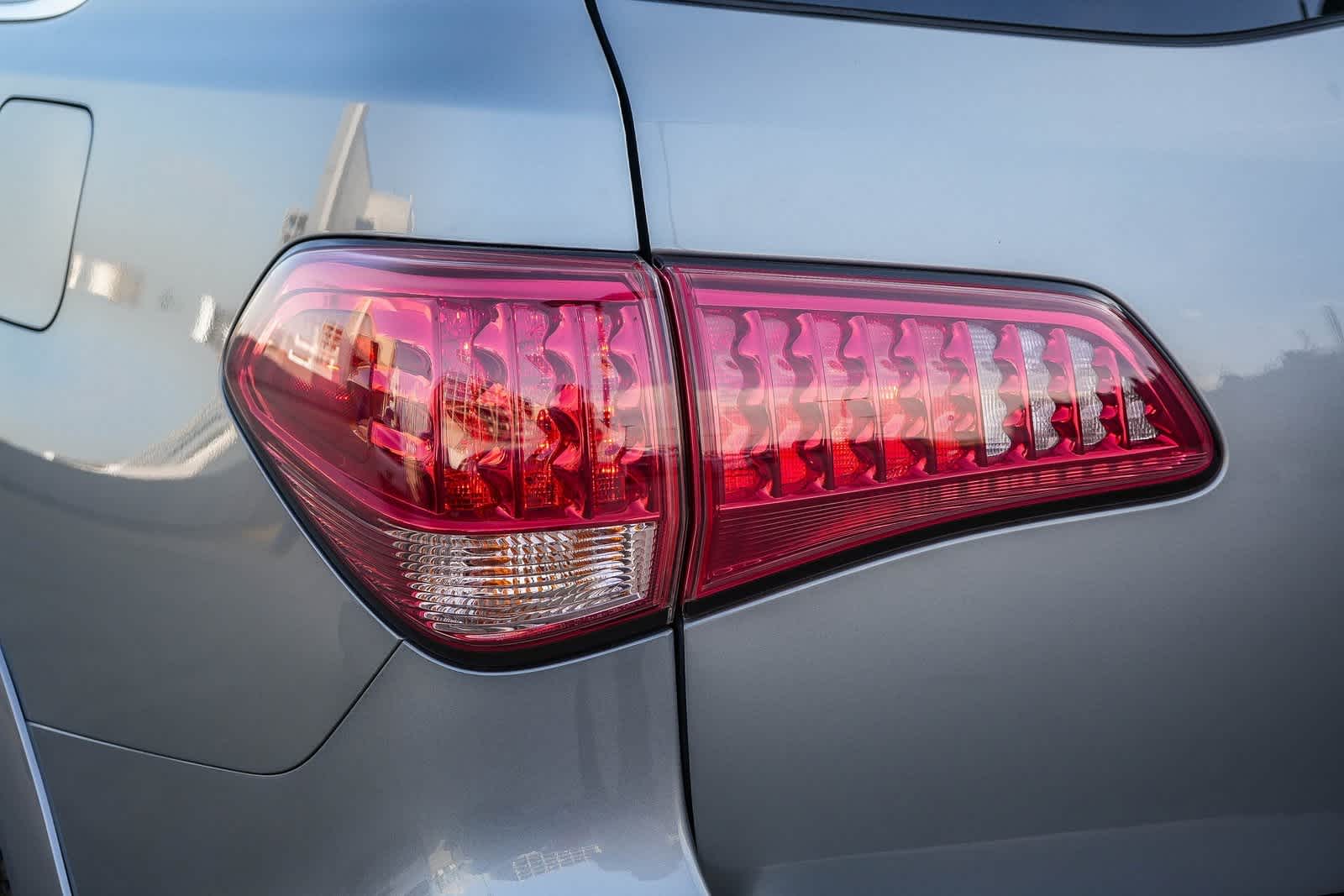 Thumbnail: 2012 INFINITI QX56 - 9