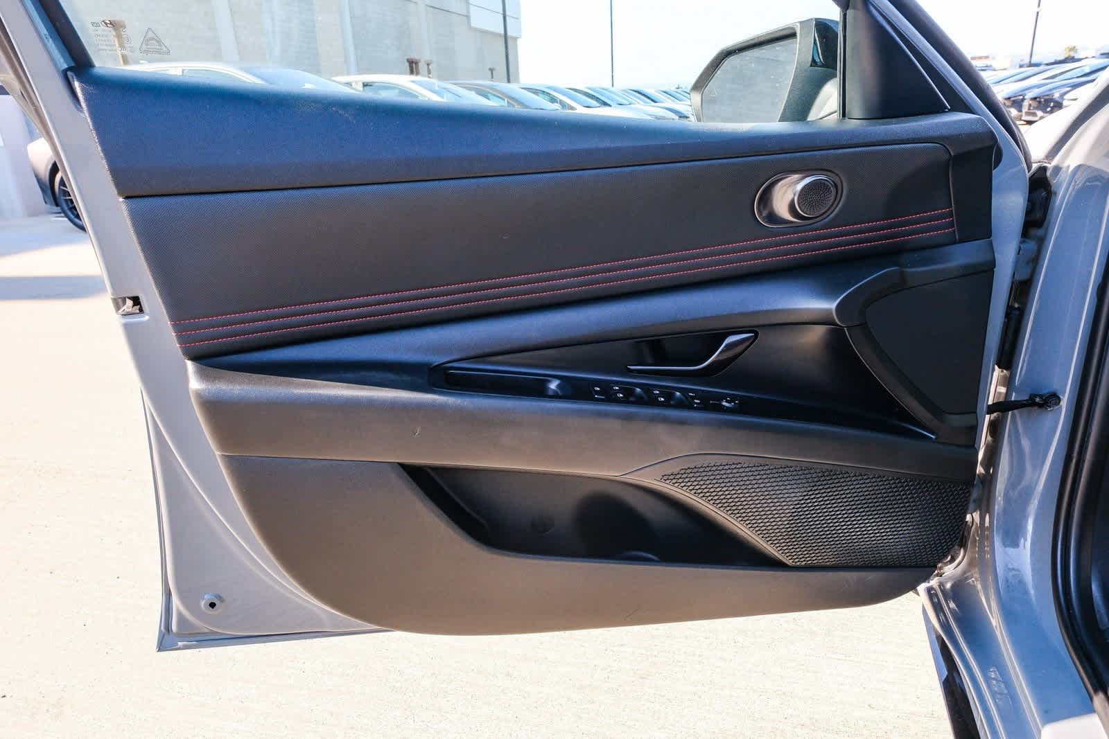 Thumbnail: 2022 Hyundai Elantra - 23