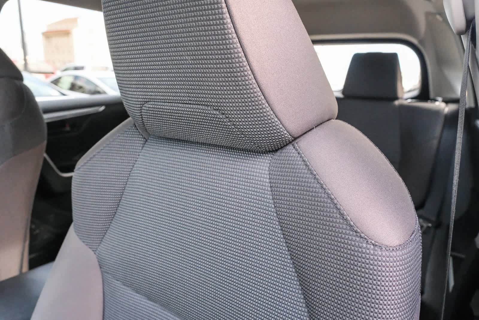 Thumbnail: 2023 Toyota RAV4 - 22