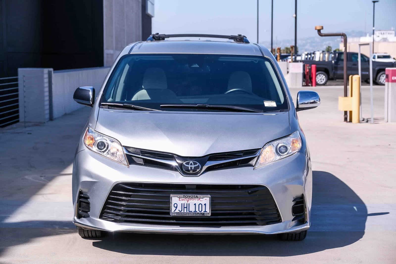 Thumbnail: 2019 Toyota Sienna - 2