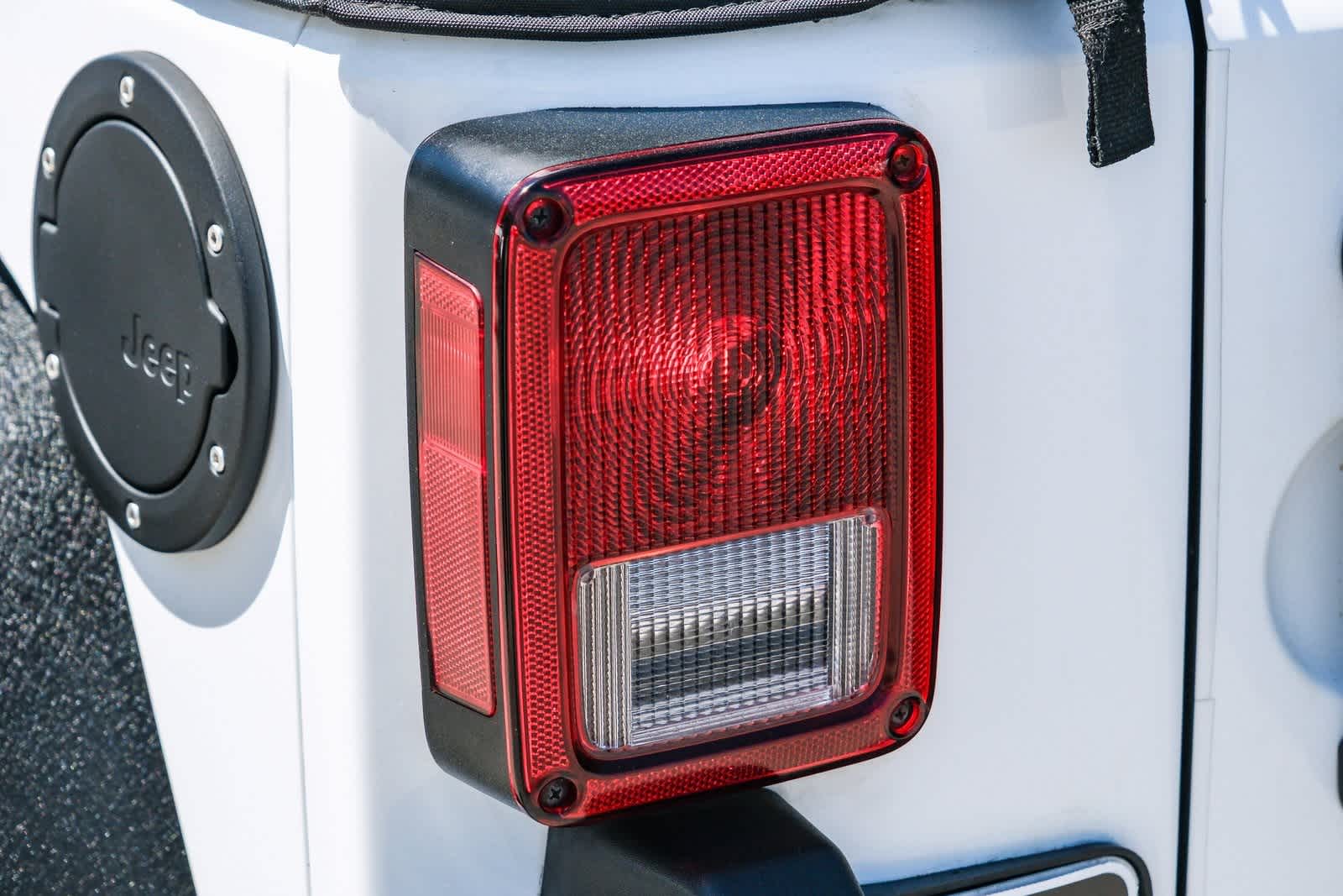 Thumbnail: 2015 Jeep Wrangler - 7