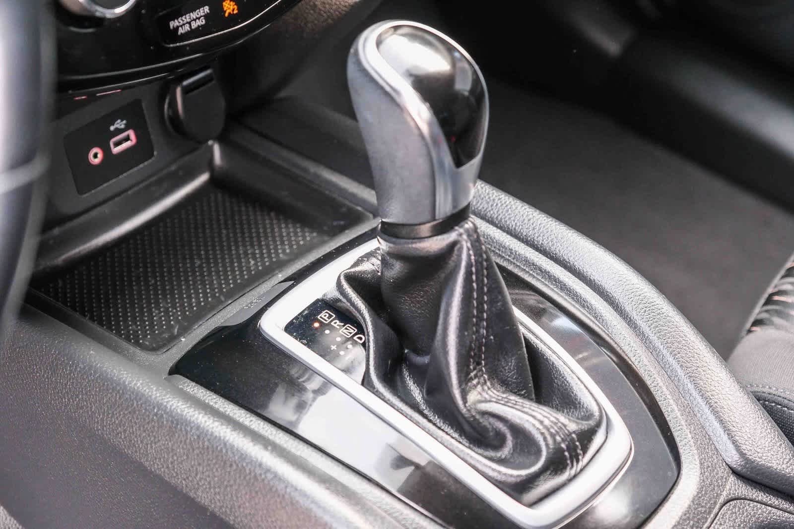 Thumbnail: 2018 Nissan Rogue - 18