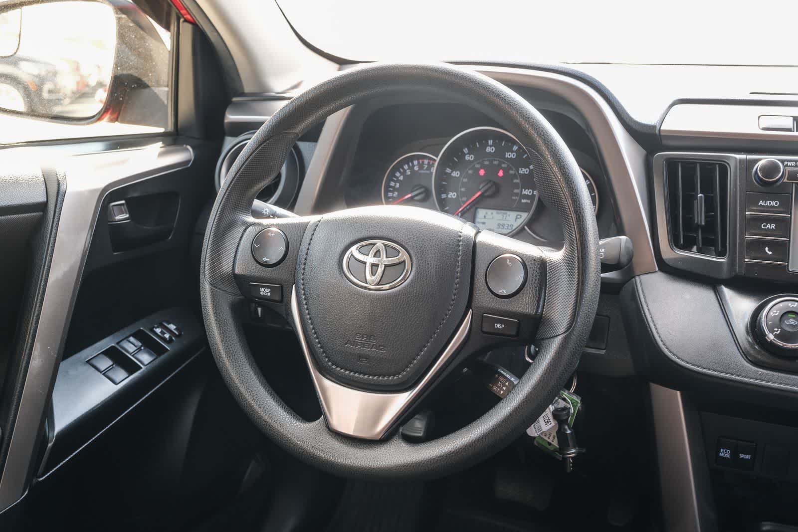 Thumbnail: 2016 Toyota RAV4 - 15